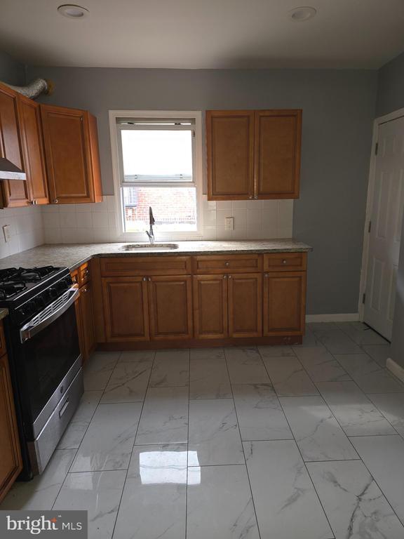 Photo - 5962 Elsinore St