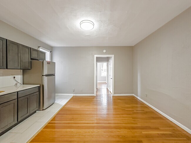 Photo - 758 Jersey Ave Unit D4