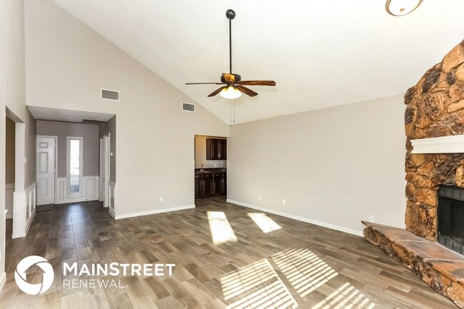 Photo - 330 Cedar Creek Dr