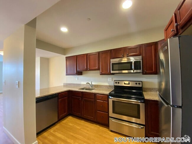Building Photo - 20 Pond St Rental