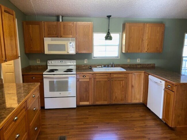 Photo - 4 Bedroom 3 Bath Double Wide Mobile Home