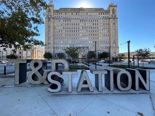 Building Photo - 221 W Lancaster Ave Unit 5008