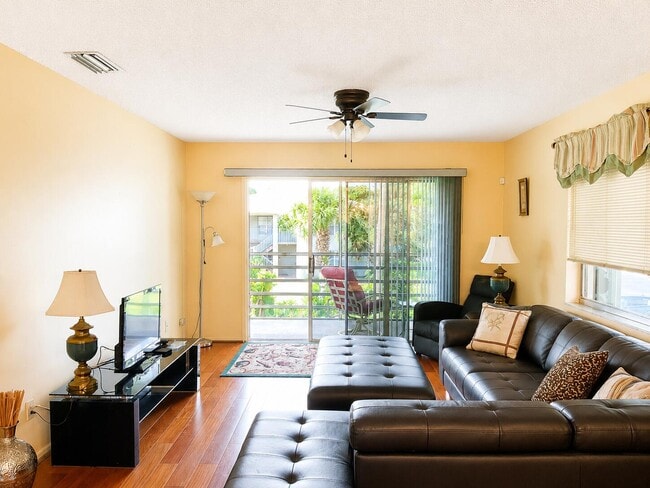 Photo - 11 Lake Vista Trail Unidad 206