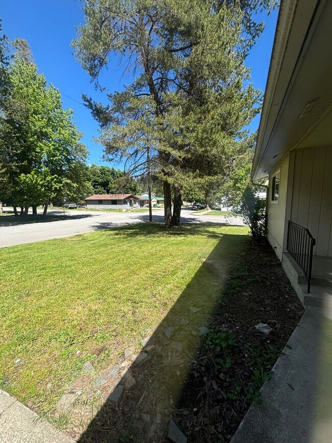 Photo - Syringa Dr Duplex Unit 1222 Syringa Dr