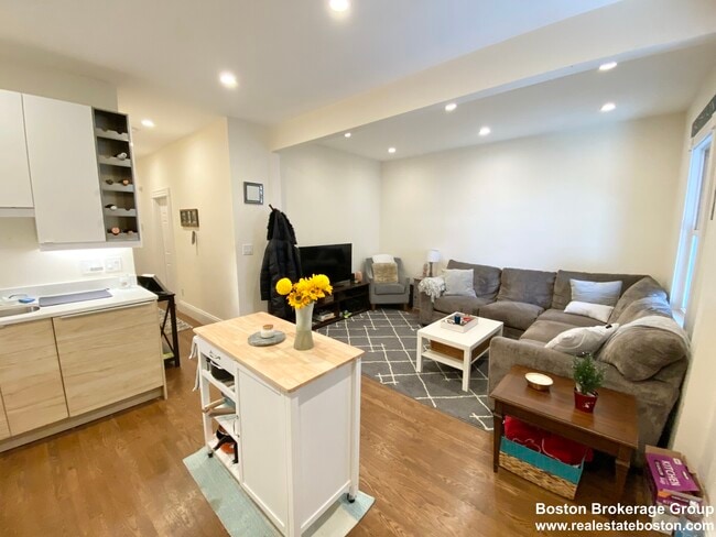 Photo - 106 Buttonwood St Unidad 2