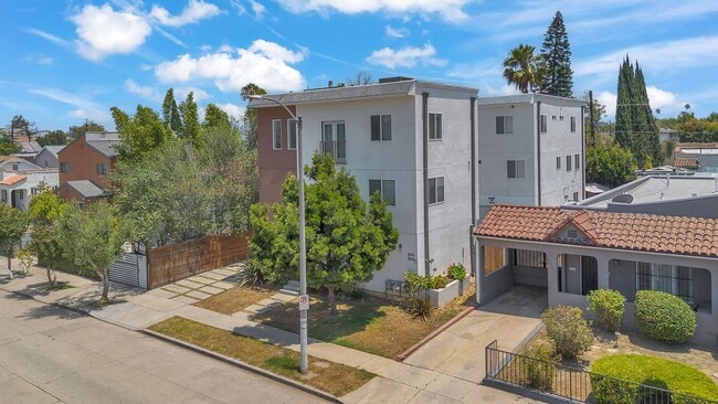 Photo - 1846 S Curson Ave Unidad 1846