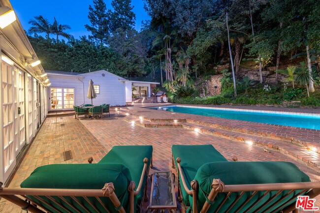Photo - 1148 Coldwater Canyon Dr