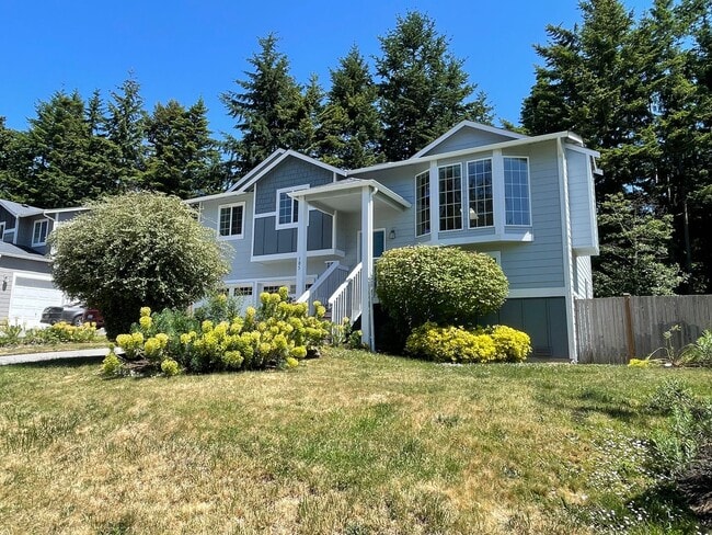 Building Photo - Beautiful Spacious 4 Bedroom 2.75 Bathroom Home in Quiet Coupeville Neighborhood!