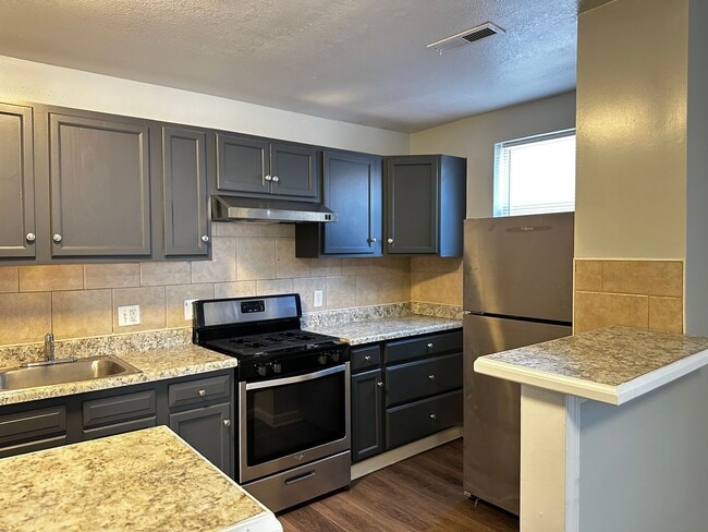 Photo - 4632 Hillside Rd SE Unidad 1