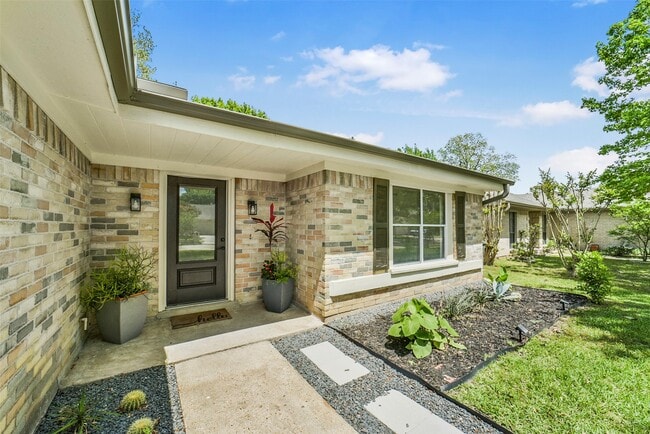 Photo - 12018 Woolford Dr