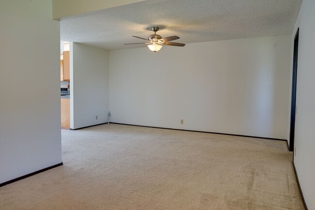 Photo - Rolling Hills Rambler