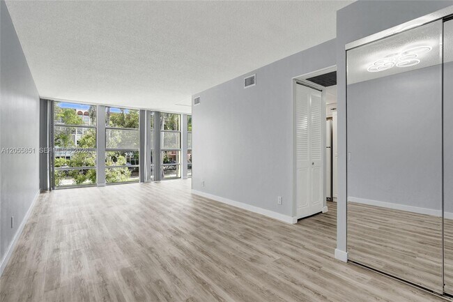 Photo - 2000 Atlantic Shores Blvd Unit 207