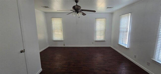 Photo - 2266 Young Rd