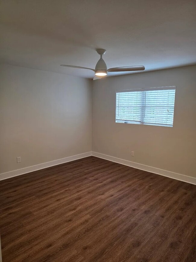 Photo - 806 Park Lane