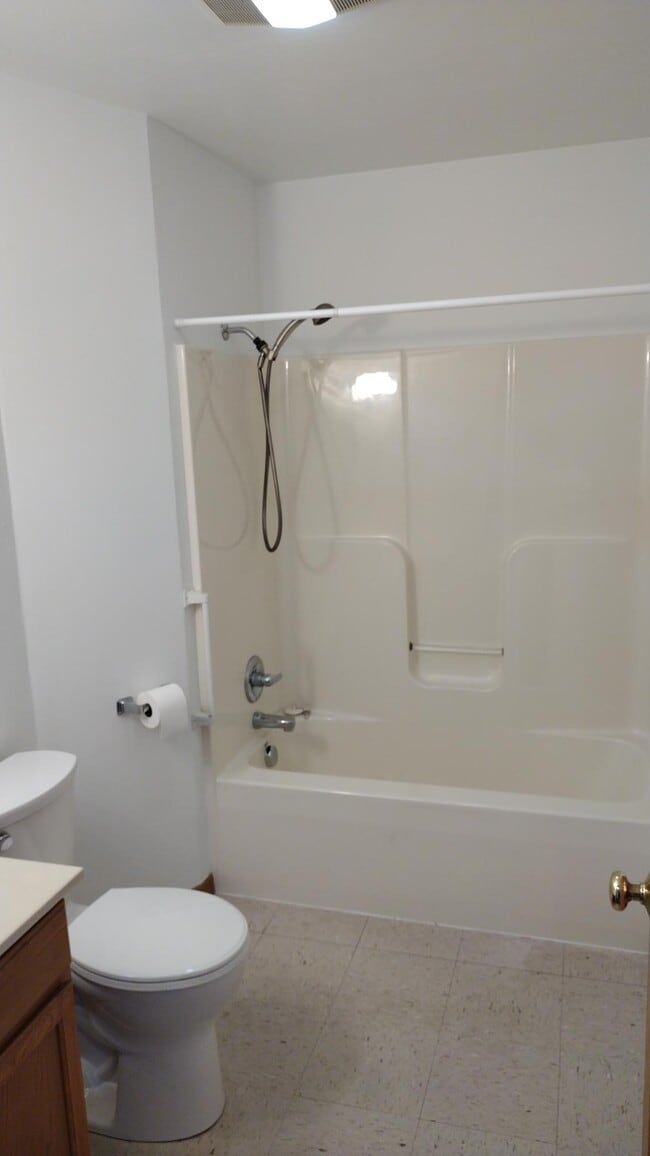 Bathroom - 900 Forest St Unit 1