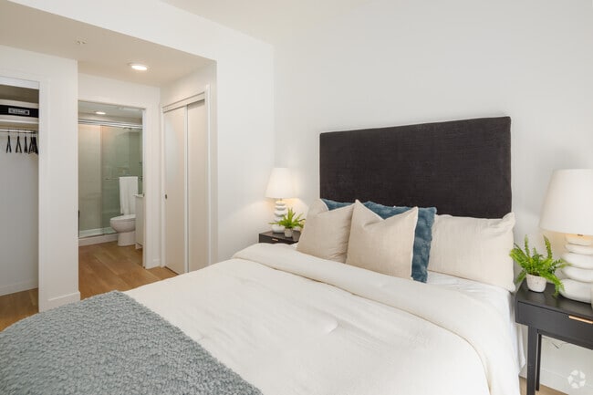 2 chambres, 2 salles de bain - 820 pi2 - Chambre principale - The Gateway