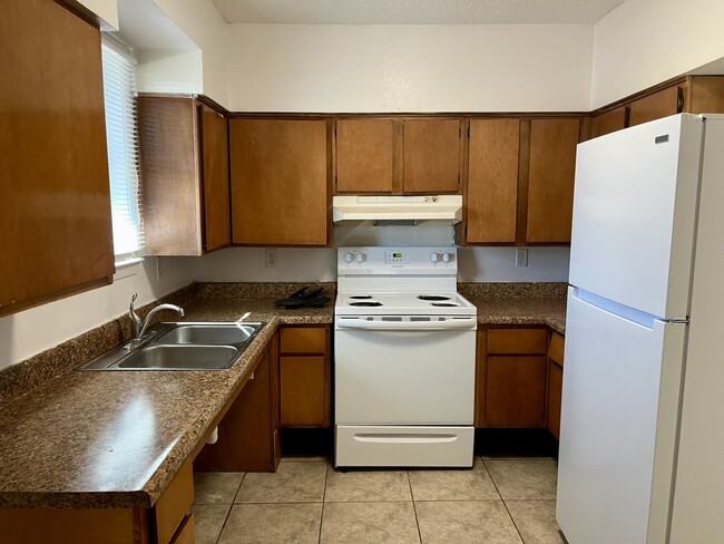 Photo - 939 L B J Dr