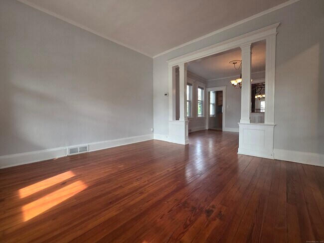 Photo - 264 Villa Ave