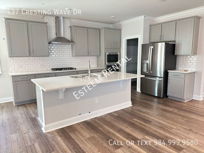 Photo - 437 Cresting Wave Dr