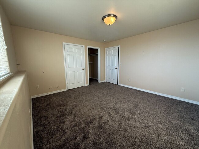 Photo - 460 Center St Unidad 4