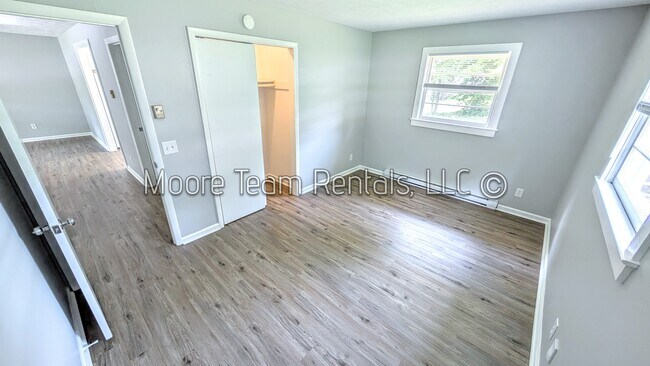 Photo - 182 Ewart Dr Unit 182 Ewart Dr