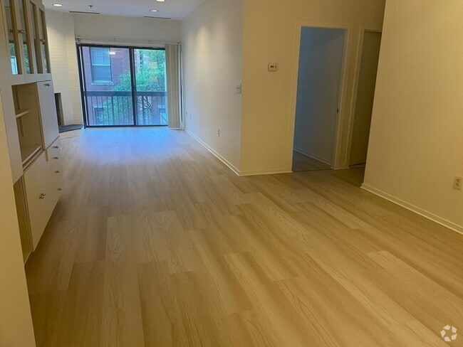 Building Photo - 1265 Beacon St Rental
