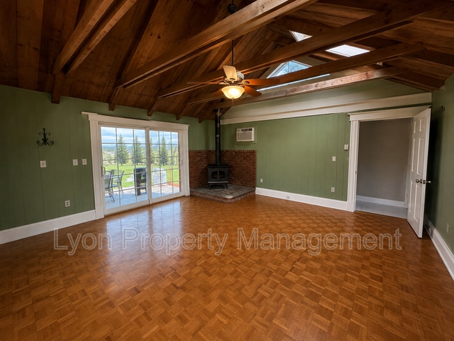 Photo - 380 N Main St