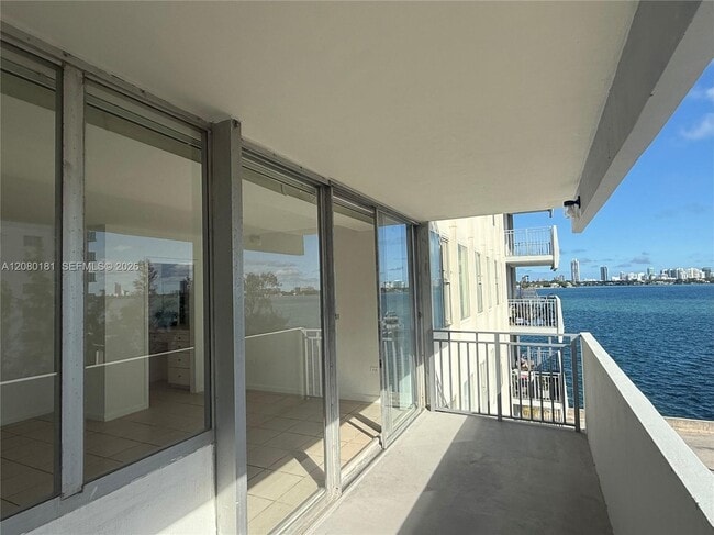 7545 E Treasure Dr Unit 4I