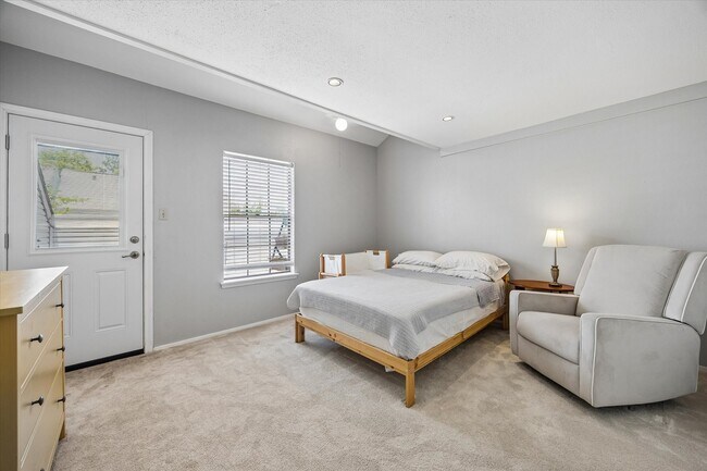 Photo - 1236 Jackson Blvd