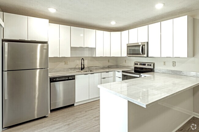 2HAB, 2BA - 1.400 ft² - Crystal Lake Townhomes