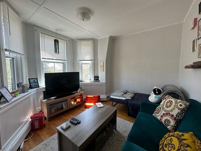 Photo - 198 Central St Unit 3