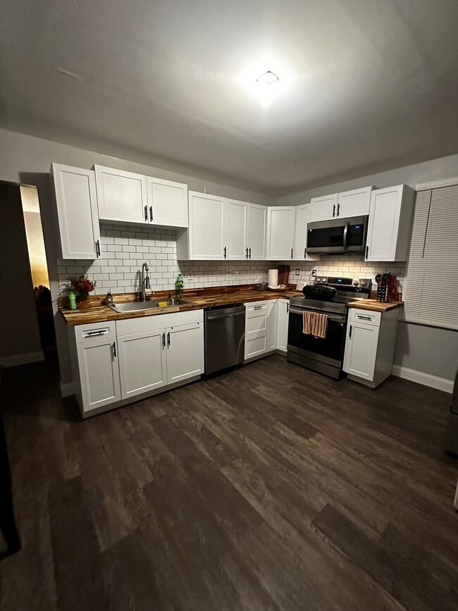 1951 Bushkill Dr