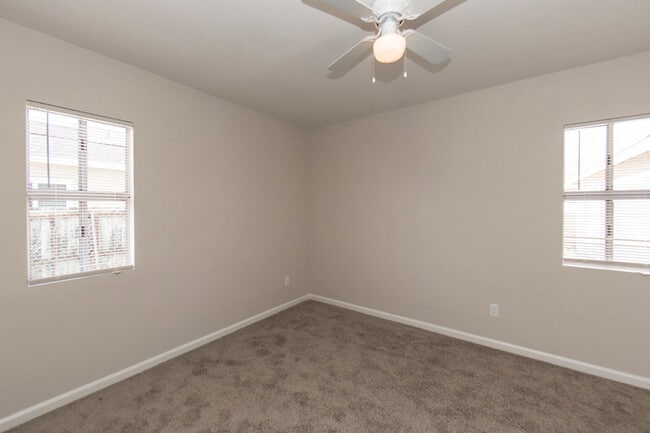 Unidad de dormitorio 3 - 9825 S Crenshaw Blvd