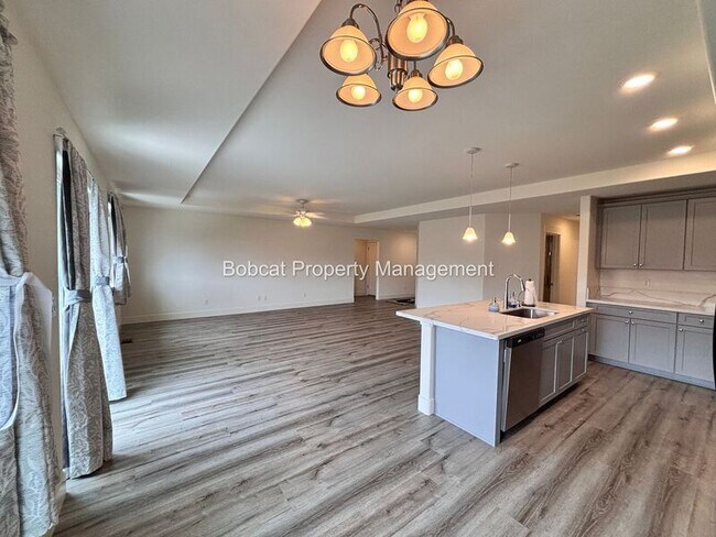 Photo - 909 Saltbrush Rd