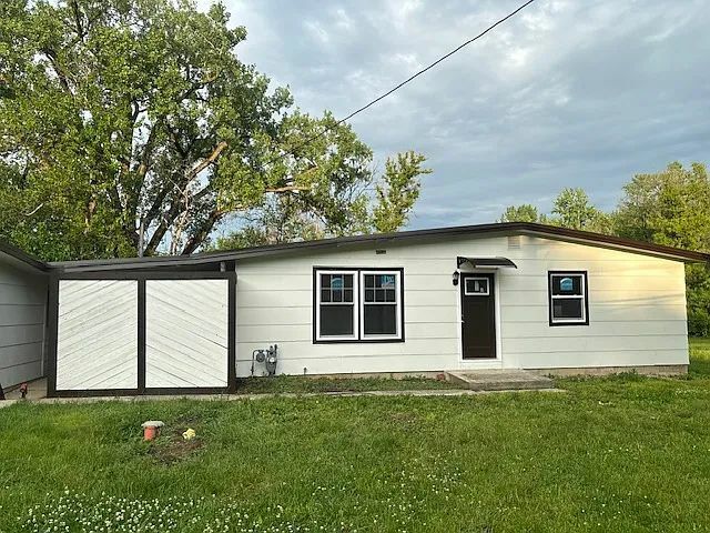 Building Photo - 5S501 Tuthill Rd Rental