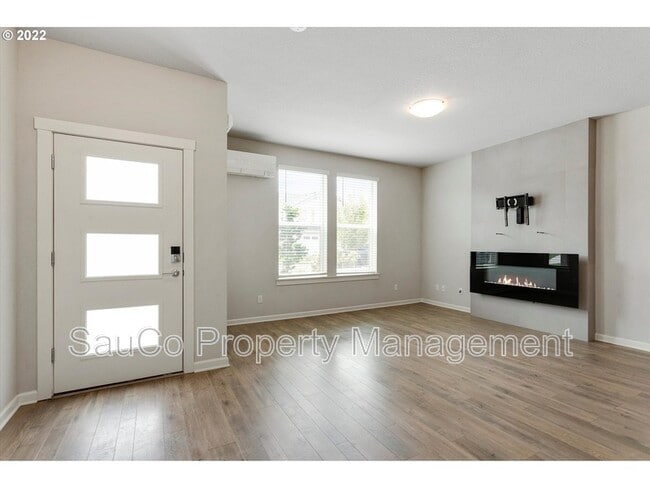 Photo - 8037 SE Engelmann St