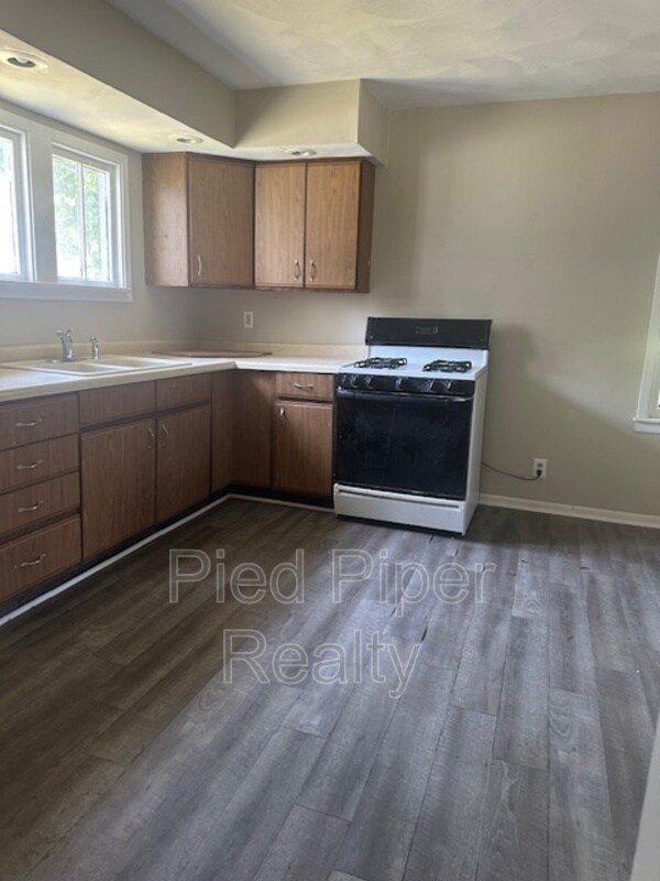 Photo - 404 N Nursery Ave