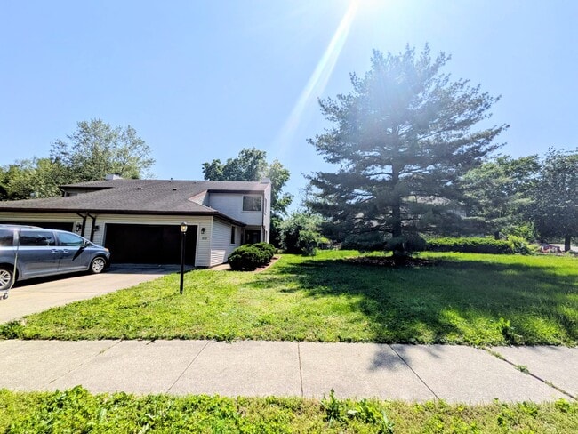 Building Photo - 515 Clearwater Dr