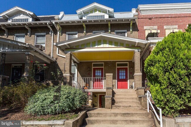 Photo - 4114 New Hampshire Ave NW Unidad 2