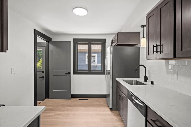 Photo - 3717 N Perry St Unidad 3719