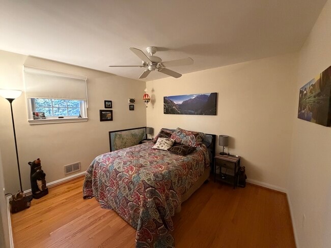 Photo - 6460 Eppard St