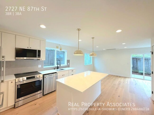 Photo - 2727 NE 87th St