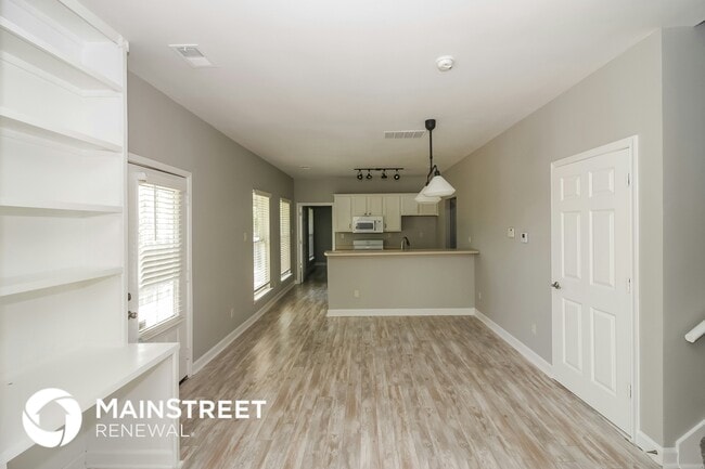 Photo - 685 N FIFTH ST