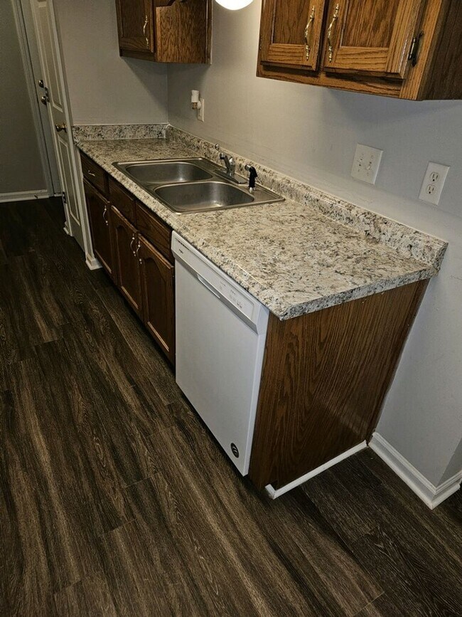 Photo - COMING SOON !Beautiful town house in Colli...