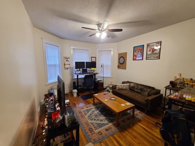Building Photo - Updated 1 bed - Pet Friendly - Close to T and Whole Foods Unit 309 Allston Street #4 (BI)