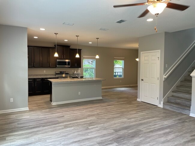 Kitchen and eating area view - 1745 Charlotte St