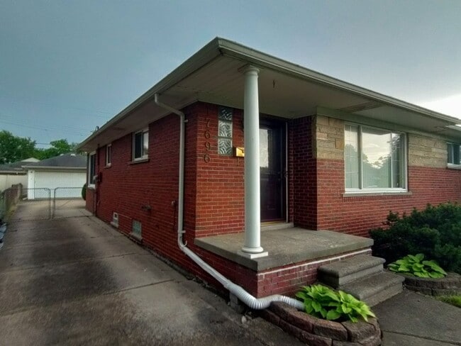 Photo - Beautiful, sprawling, brick ranch - $1700/mo