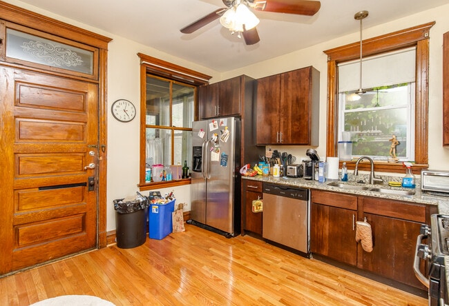 Photo - 1306 Eddy W St Unidad 1