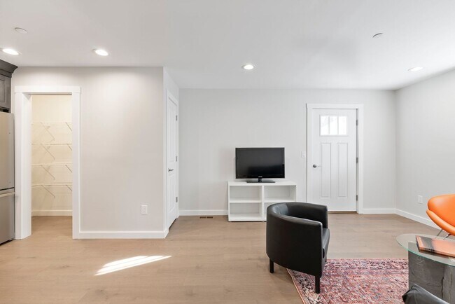 Photo - 177 Butternut St Unit #1