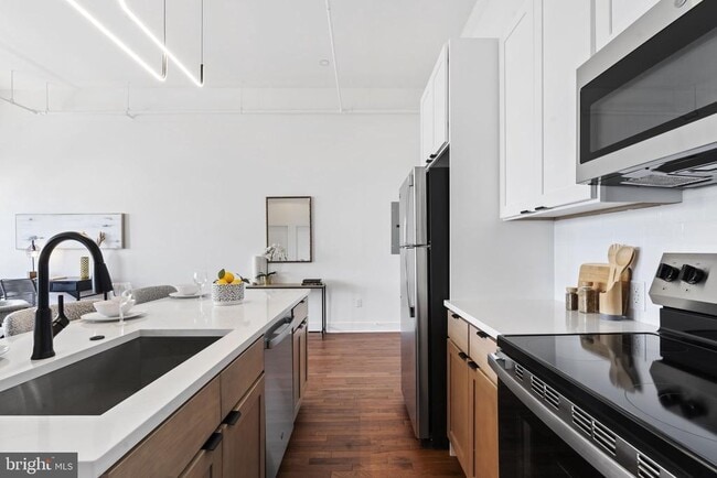 Building Photo - 240 Hermitage St Unit 201 Rental